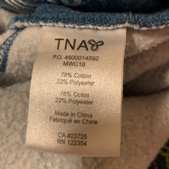 Cozy multicoloured TNA zip-up hoodie! - Picture 8 of 10